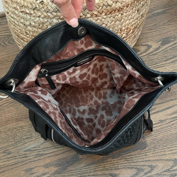 B Makowsky Large Black Leather Shoulder Bag - Picture 7 of 13